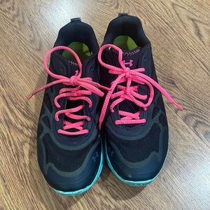 Women’s Underarmour Sneakers